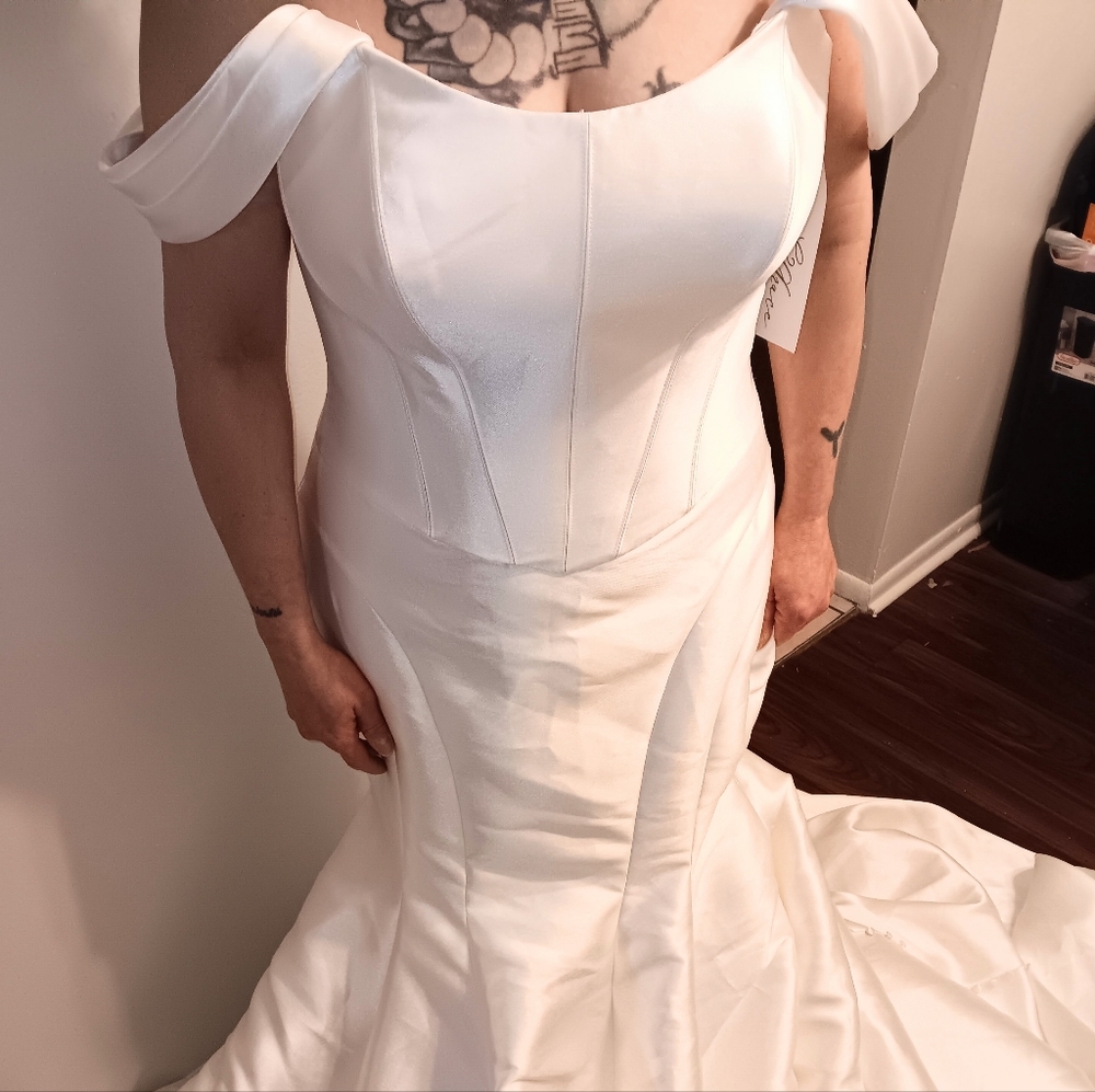Off Shoulder Mermaid Satin Wedding Dress.